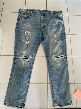 American Eagle Outfitters Light Blue Distressed Slim Straight Jeans
